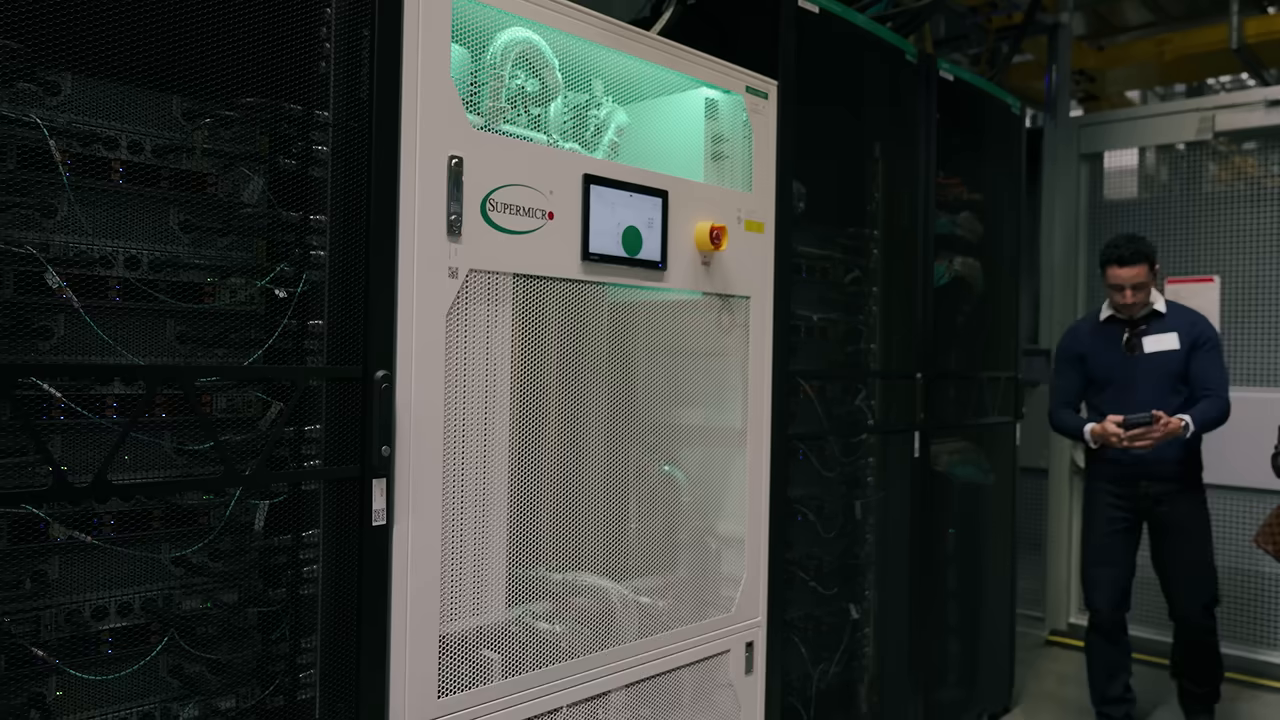 실제 견학·임대 대상으로 확인한 데이터센터 랙룸 — Supermicro 캐비닛과 서버랙