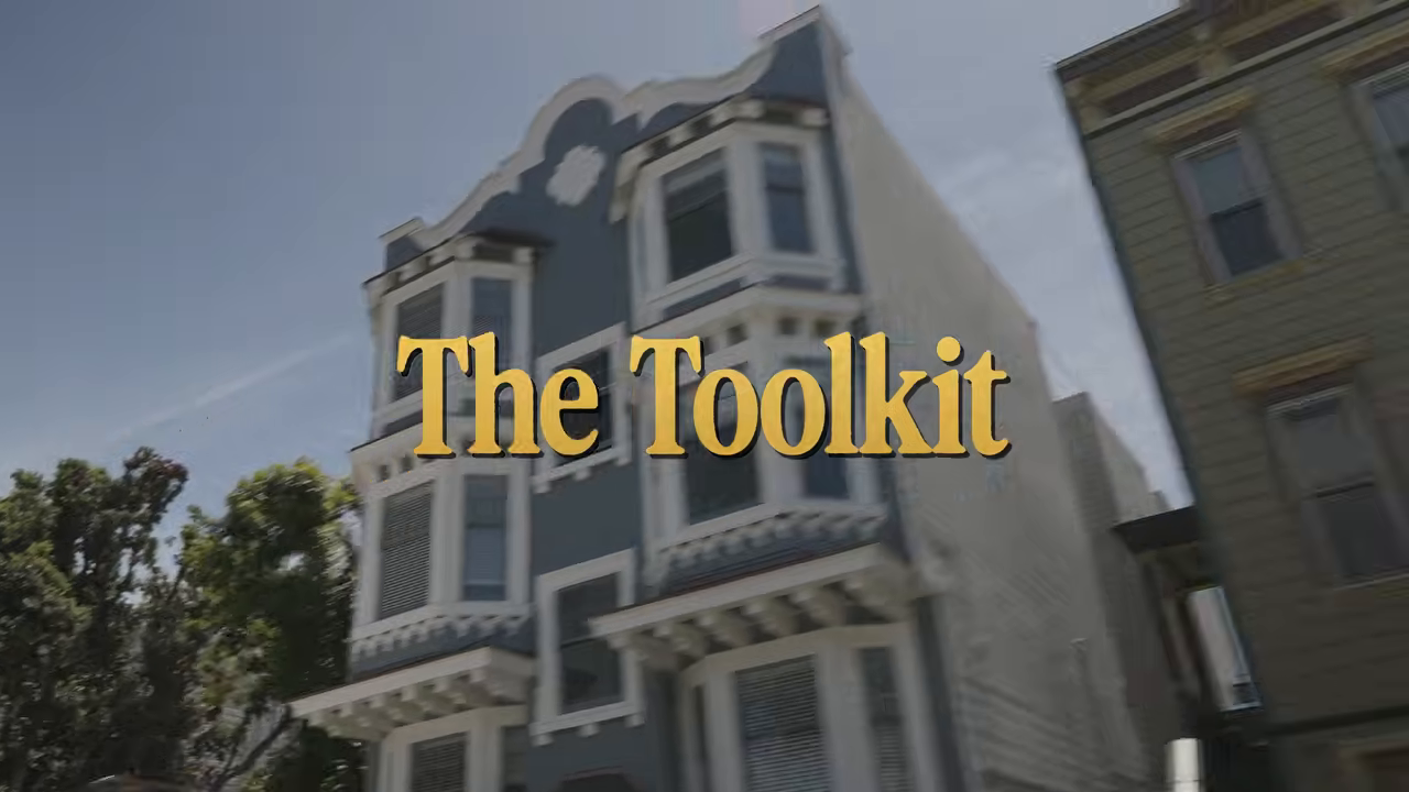 플레이북 설계 단계임을 알리는 'The Toolkit' 타이틀 카드